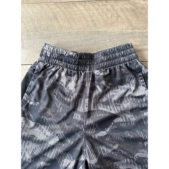 Adidas Boys Black Gray Athletic Shorts Size 8 - Picture 2 of 6